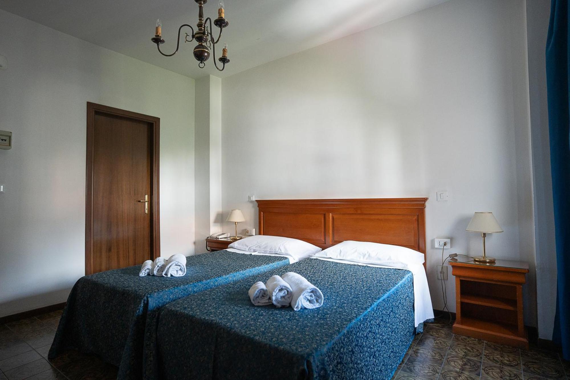 Hotel Napoleon Pontremoli Exteriör bild