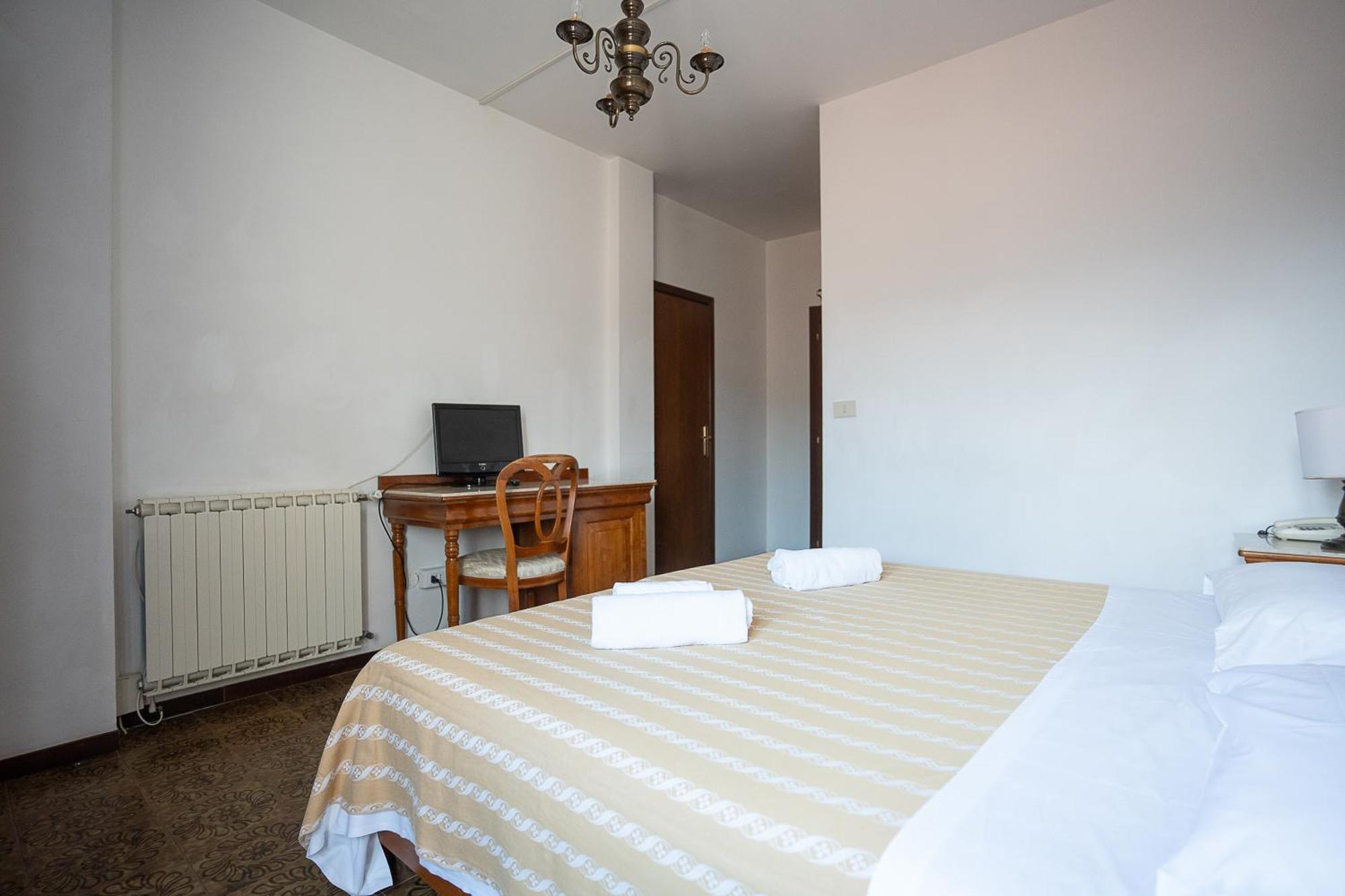 Hotel Napoleon Pontremoli Exteriör bild