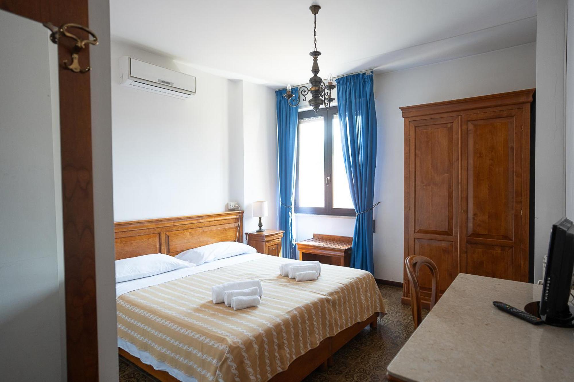Hotel Napoleon Pontremoli Exteriör bild