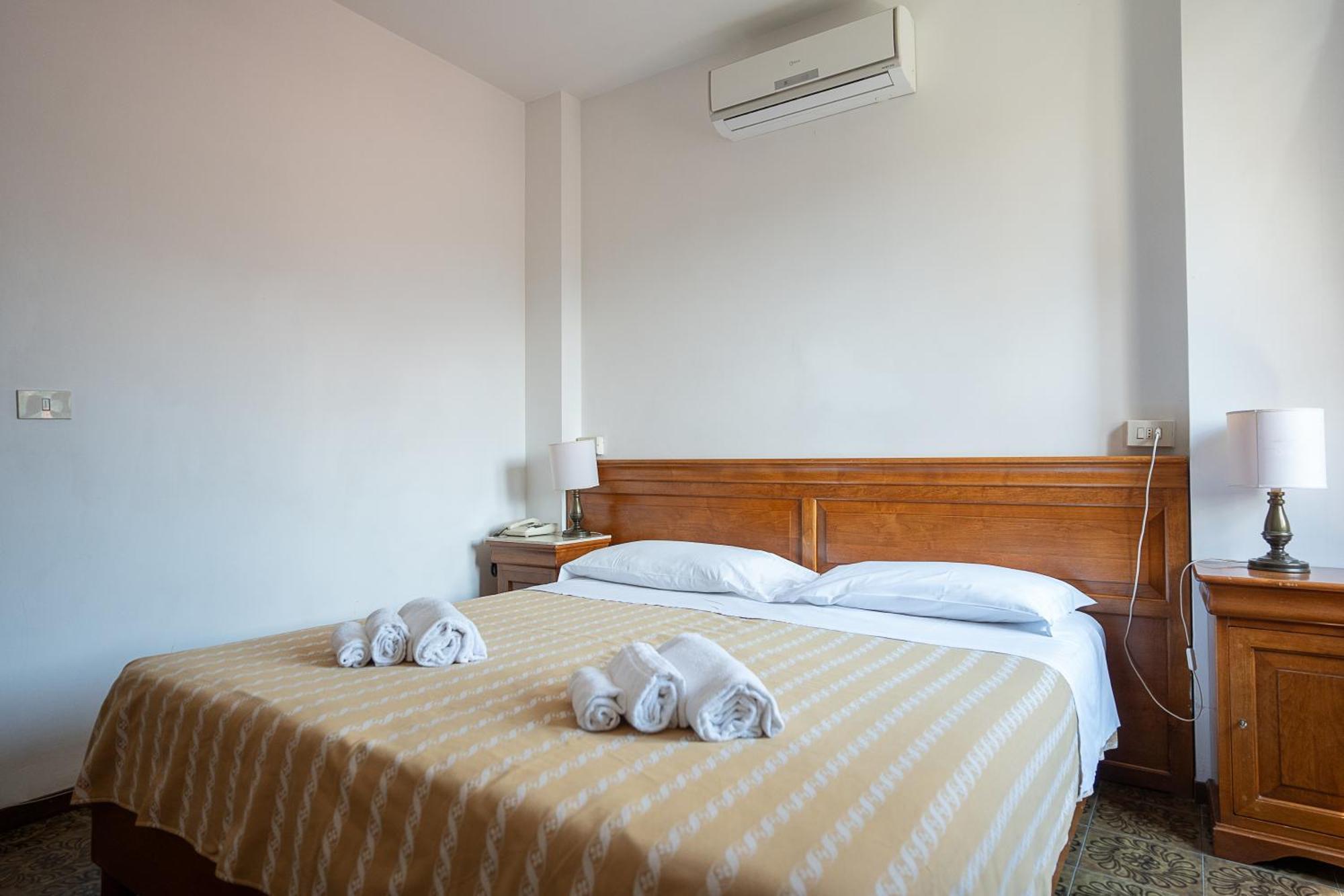 Hotel Napoleon Pontremoli Exteriör bild