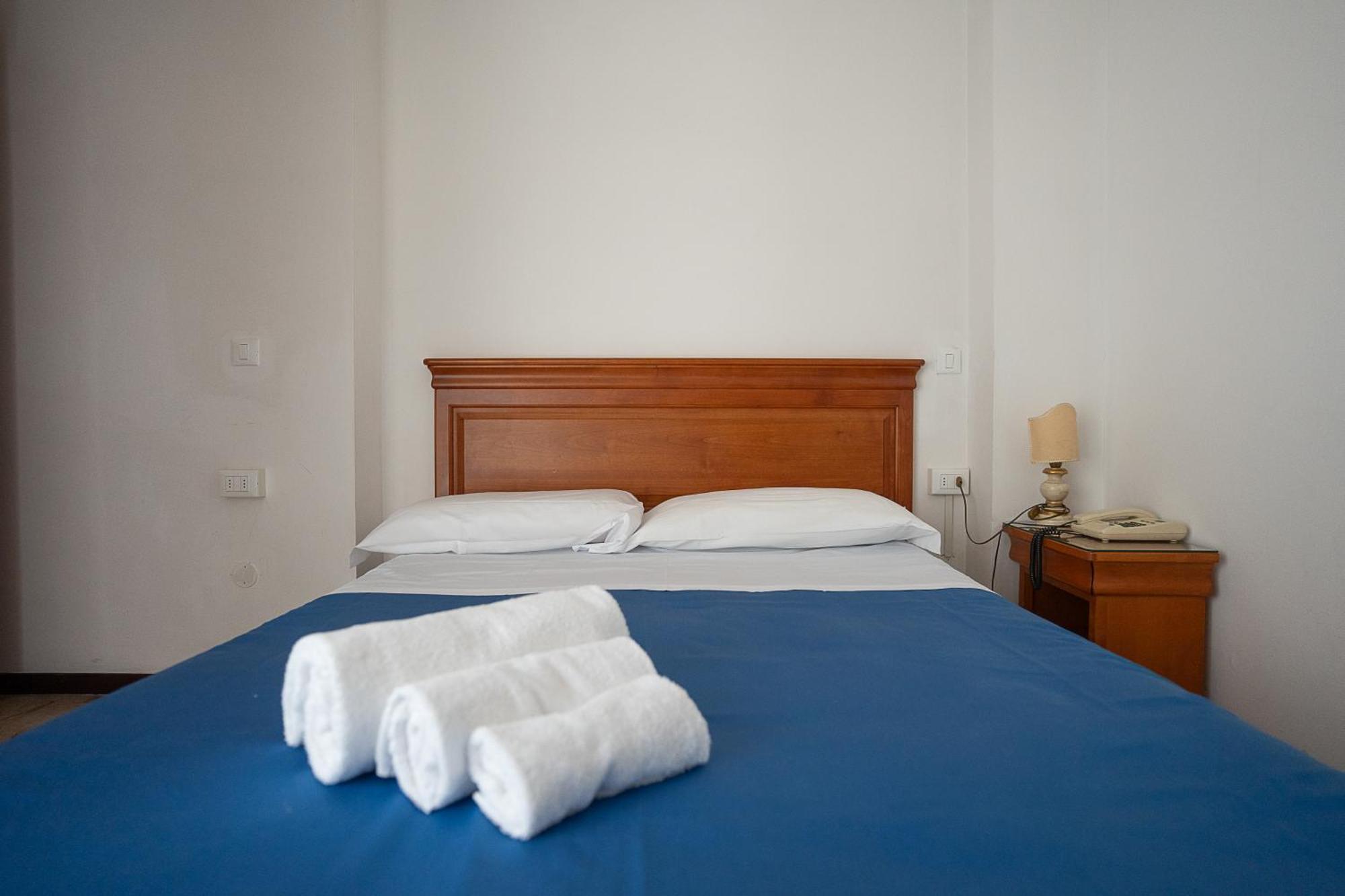 Hotel Napoleon Pontremoli Exteriör bild