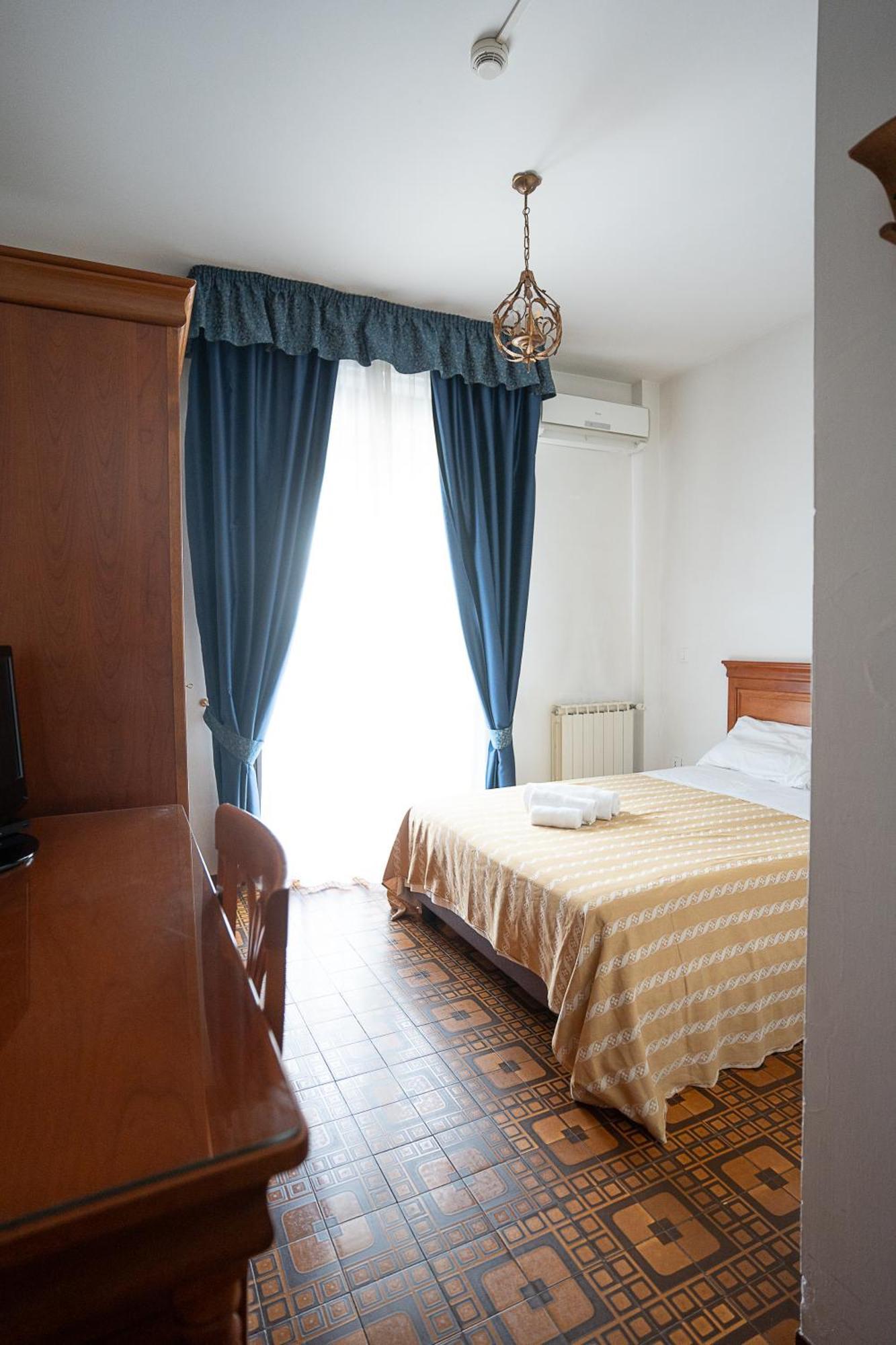 Hotel Napoleon Pontremoli Exteriör bild